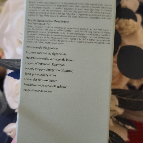 Estee Lauder Micro Essence Skin Activating Treatment lotion 13.5 Fl Oz. (BIG ONE - Picture 5 of 10